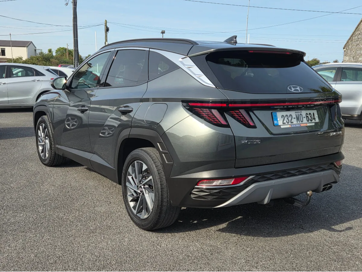Hyundai Tucson EXECUTIVE PLUS 5DR - Image 2