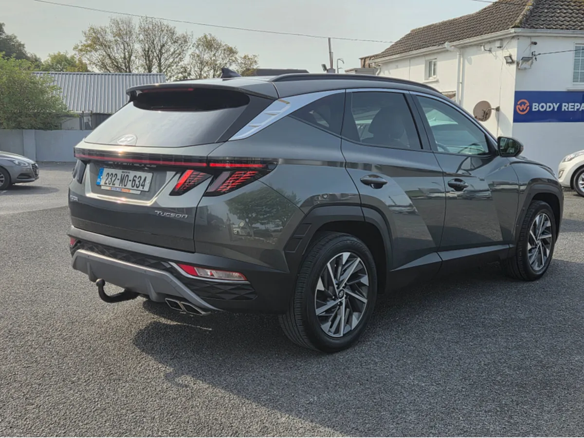 Hyundai Tucson EXECUTIVE PLUS 5DR - Image 4