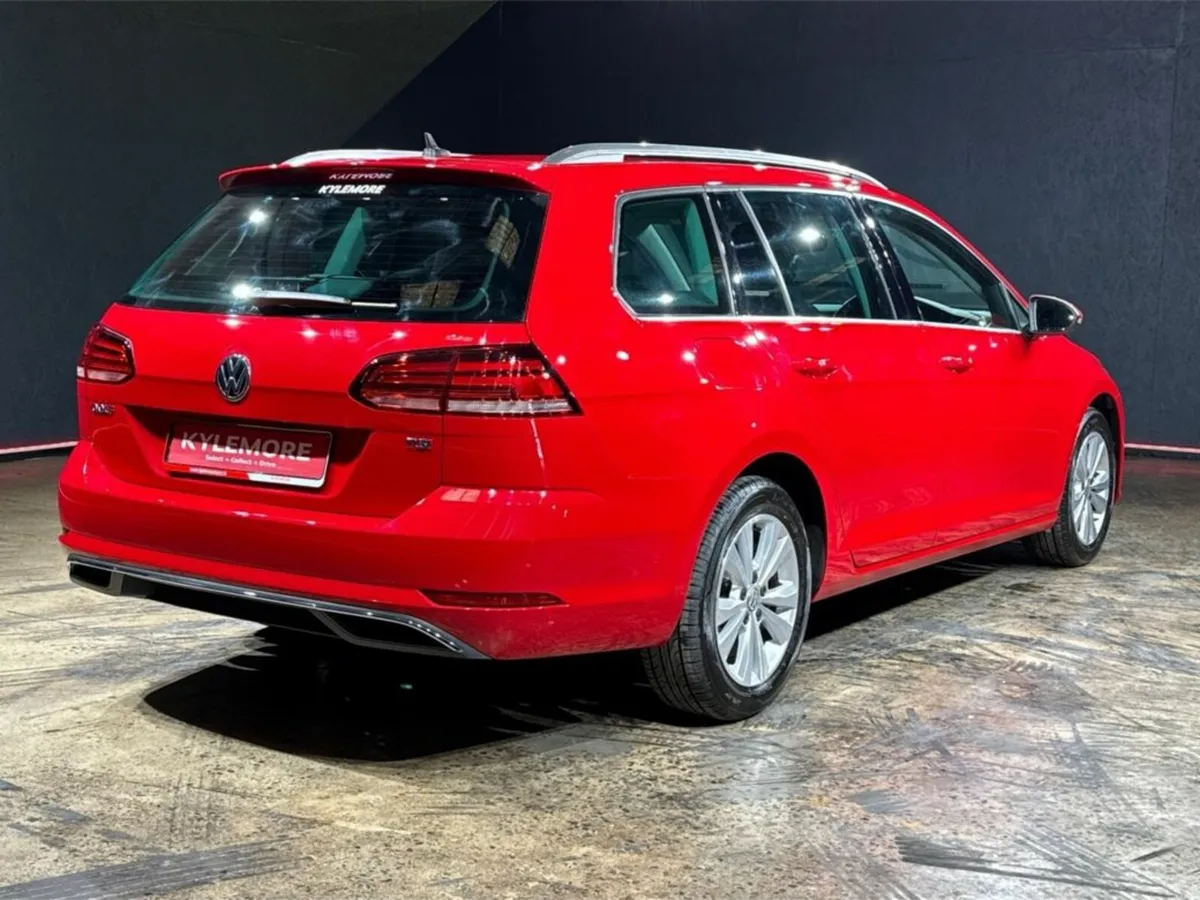 Volkswagen Golf 1.2 TSI AUTOMATIC - REVERSE CAMERA - Image 4