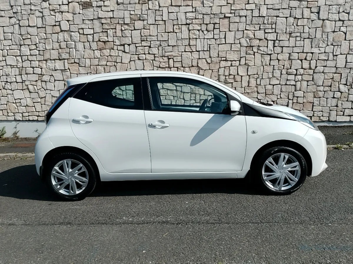 Toyota Aygo 1.0 5DR X-play 4DR - Image 2