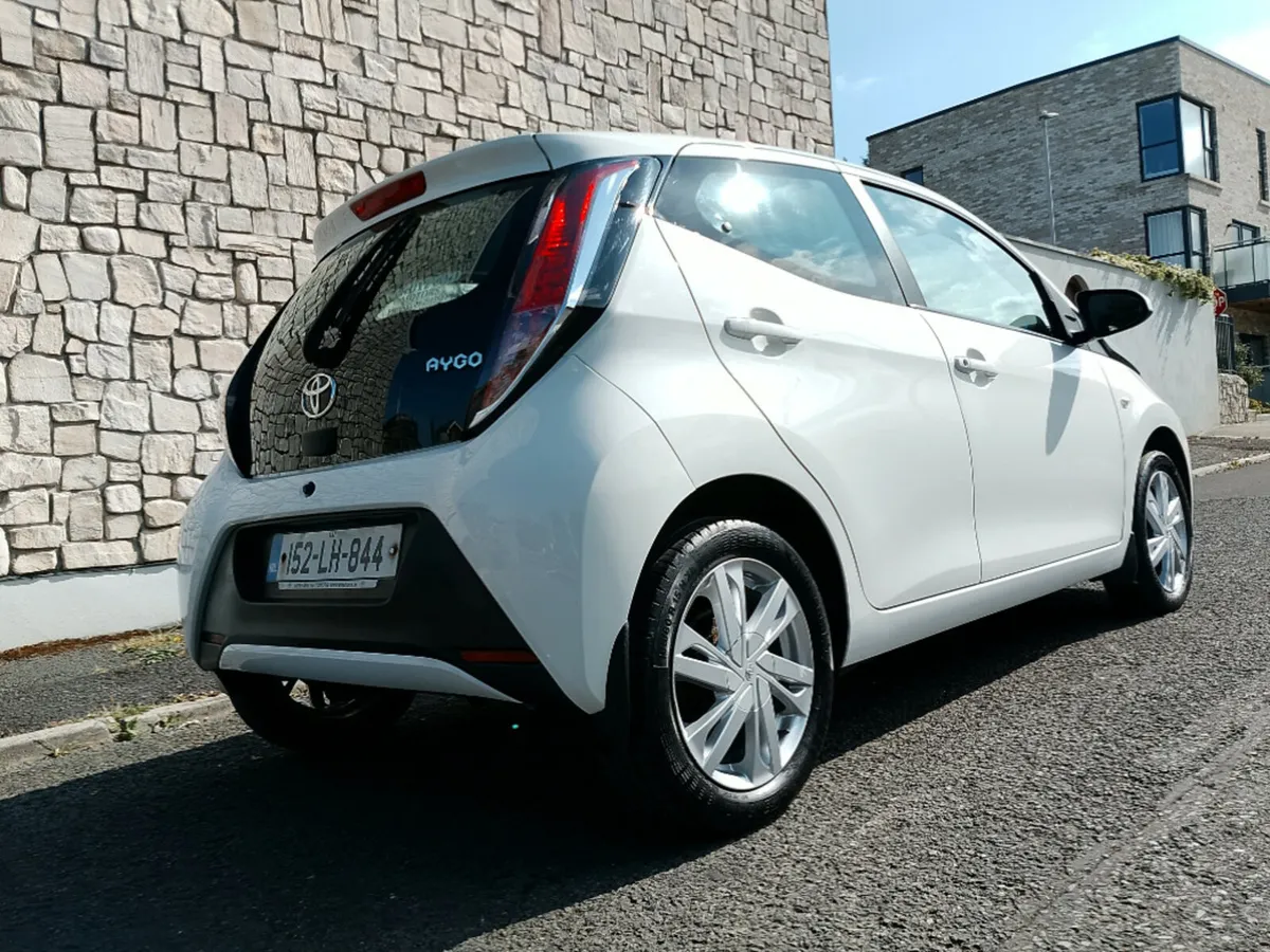 Toyota Aygo 1.0 5DR X-play 4DR - Image 3