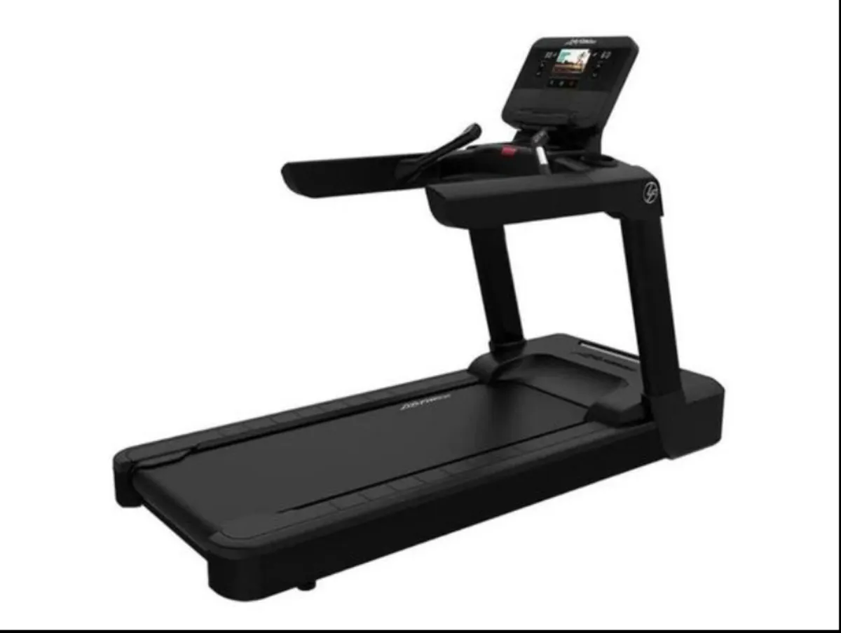 LIFE FITNESS INTS BLACK TREADMILL X CONSOLE