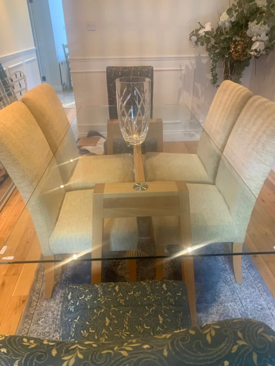 Dining table & chairs - Image 1