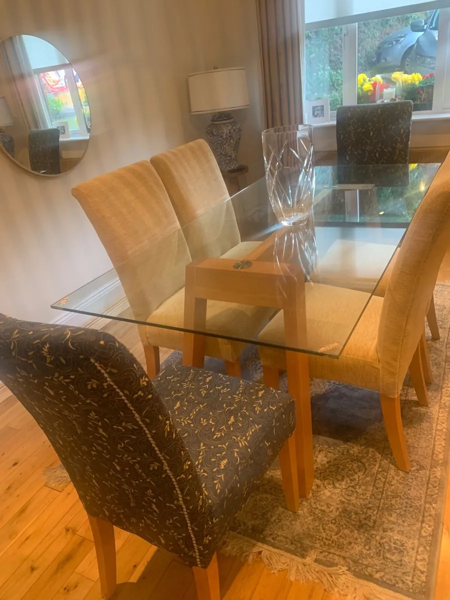 Dining table & chairs - Image 3