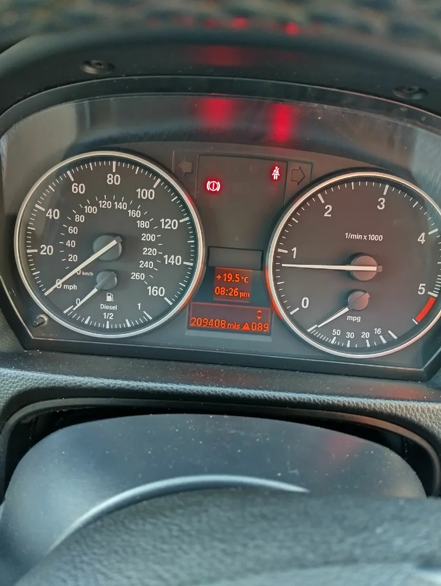 BMW 3-Series 2010 - Image 3
