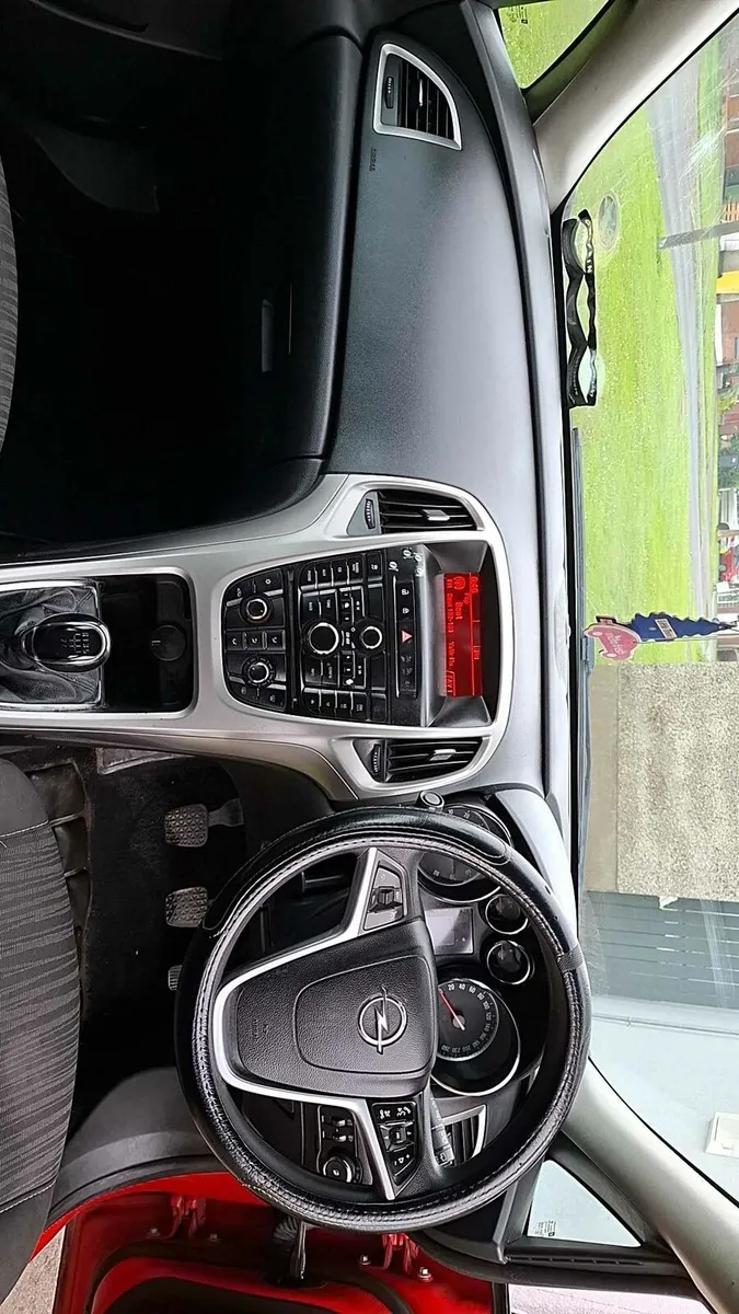 Car 12 opal astra - Image 3