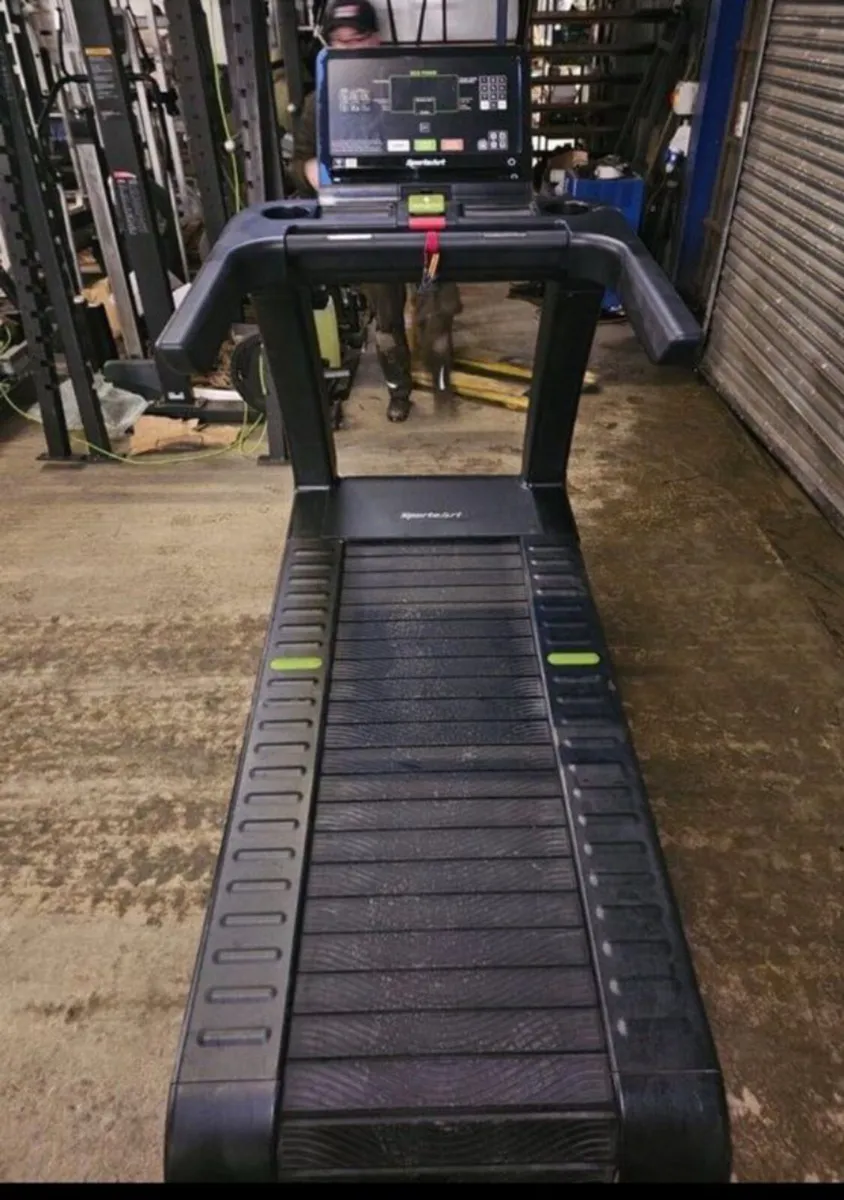 SPORTSART G690 TREADMILL - Image 2