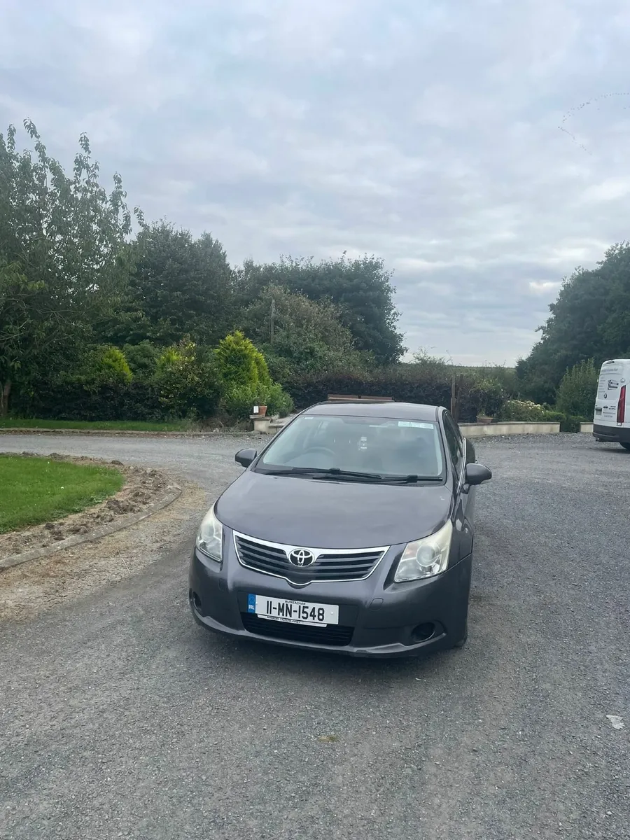 Toyota Avensis 2011 - Image 1