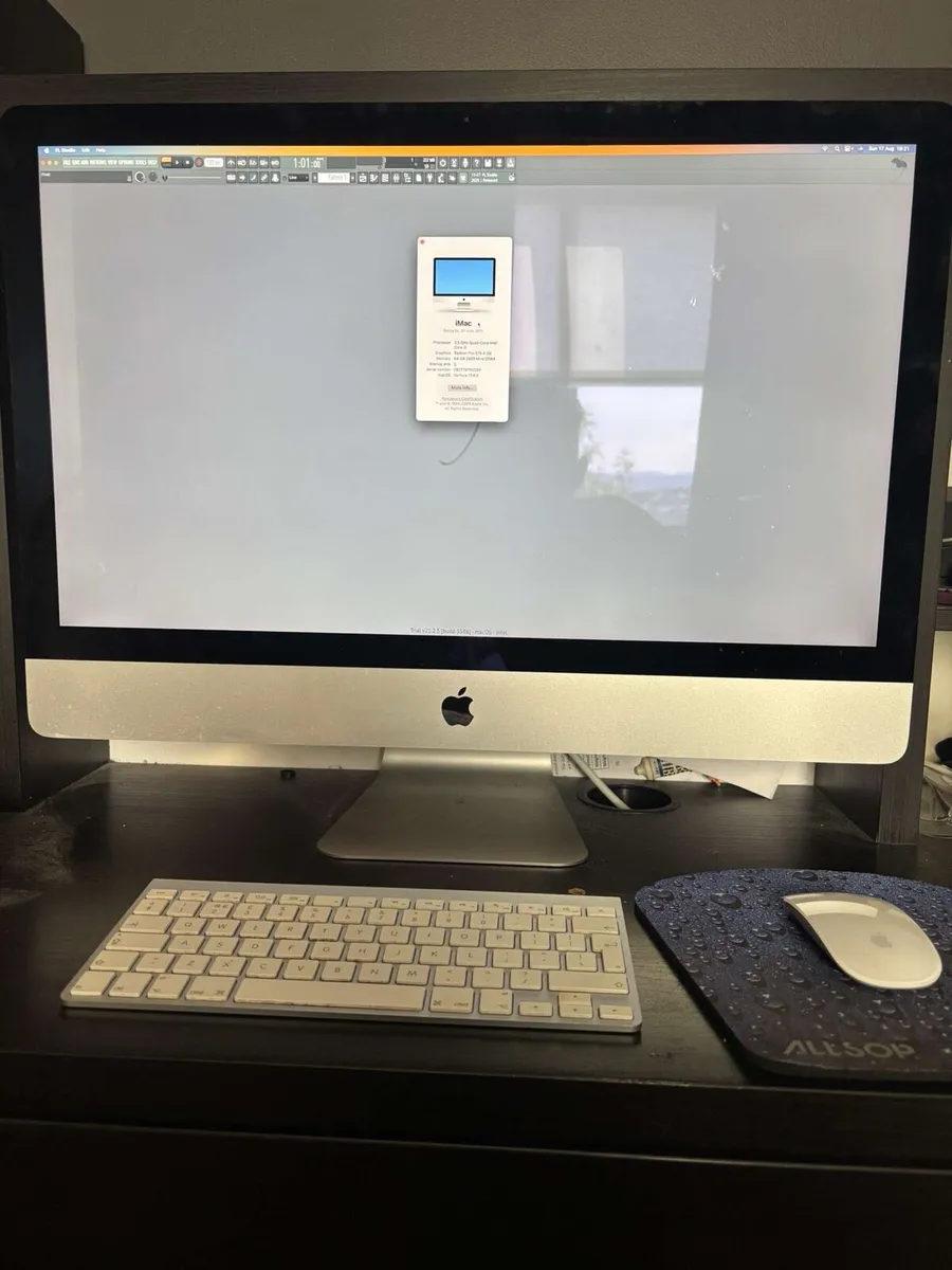 Apple iMac monitor - Image 2
