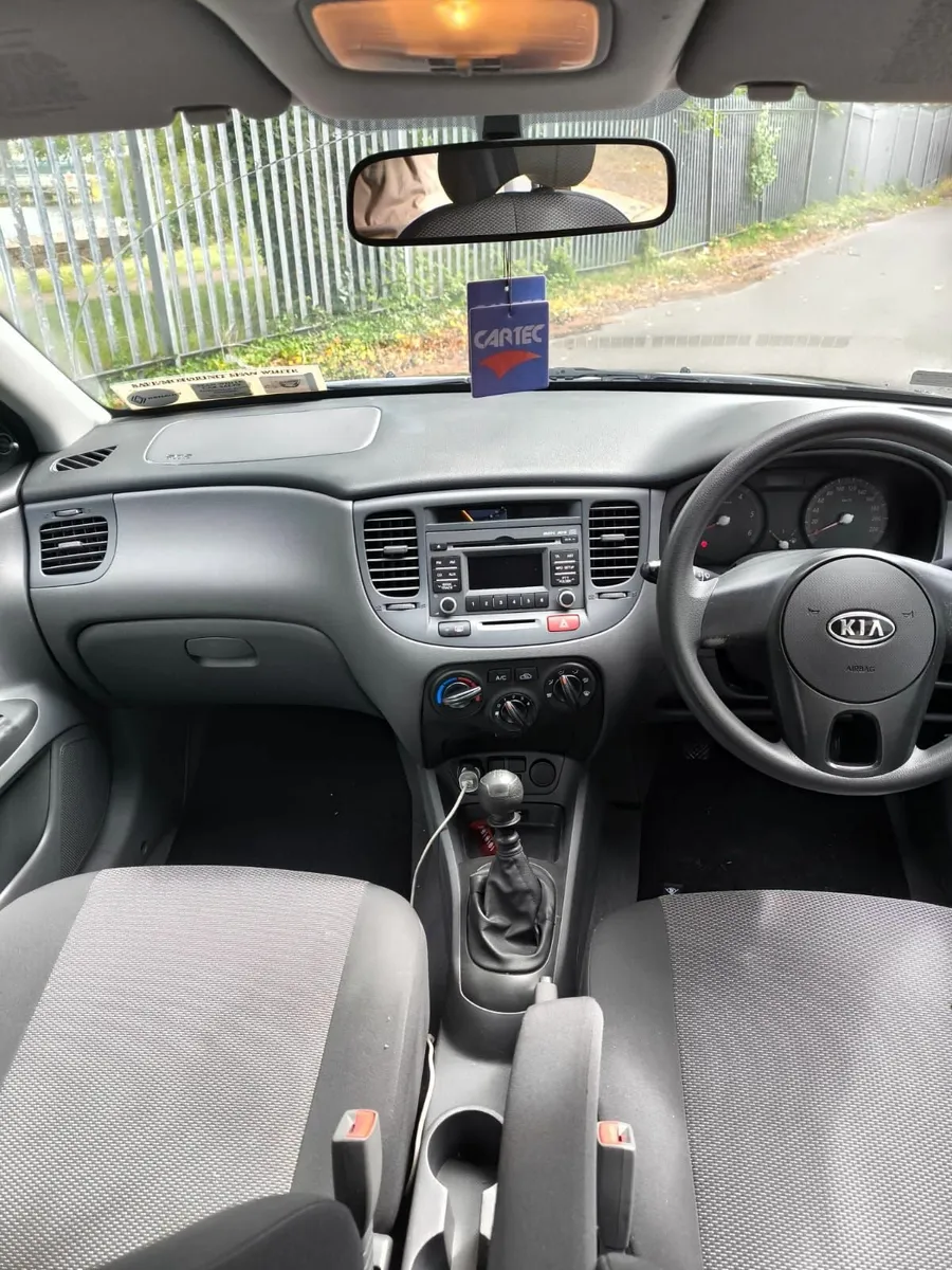 Kia Rio 2011 - Image 2