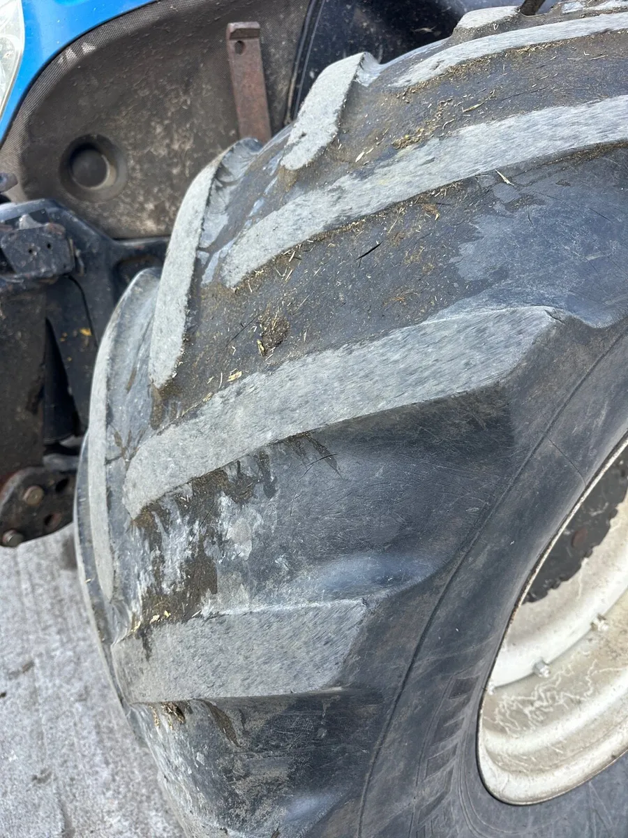 Tractor tyre set for sale - Image 2
