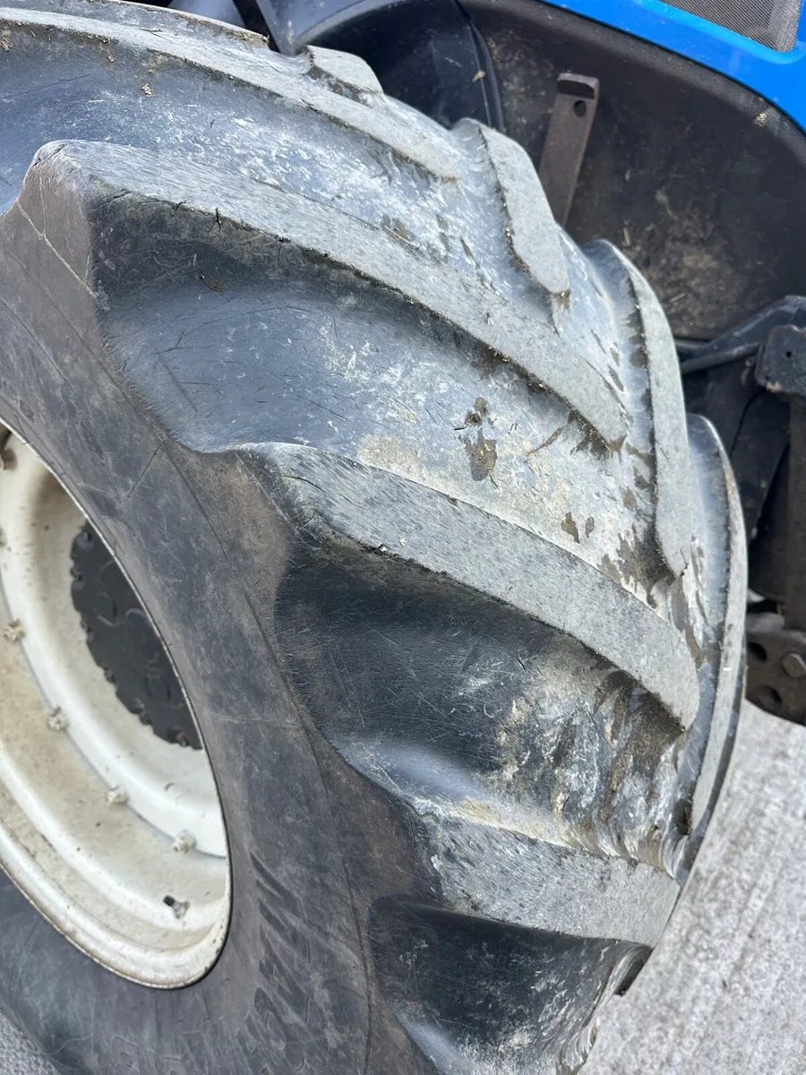 Tractor tyre set for sale - Image 3