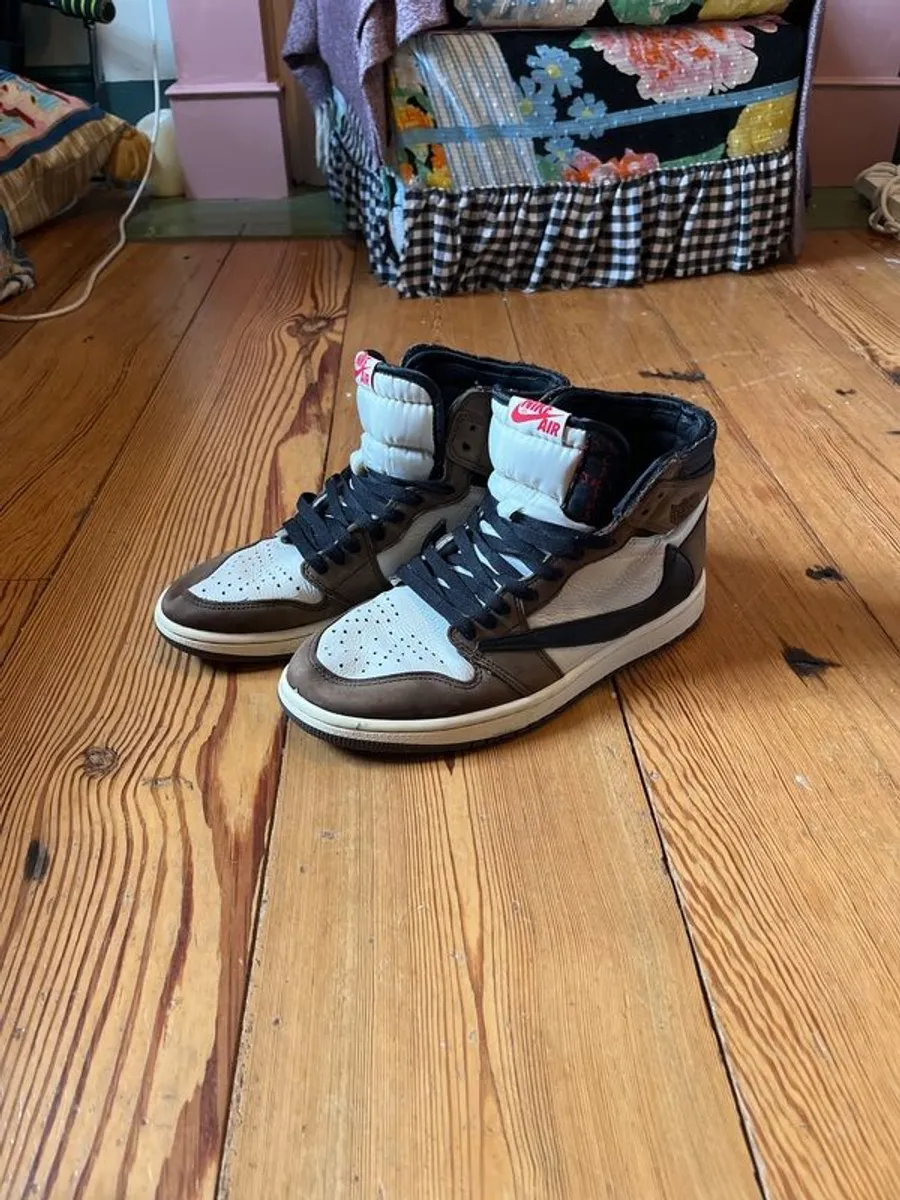 Nike Jordan travis Scotts - Image 1