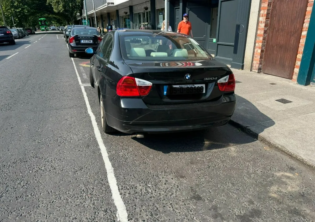 BMW 3-Series 2005 - Image 2