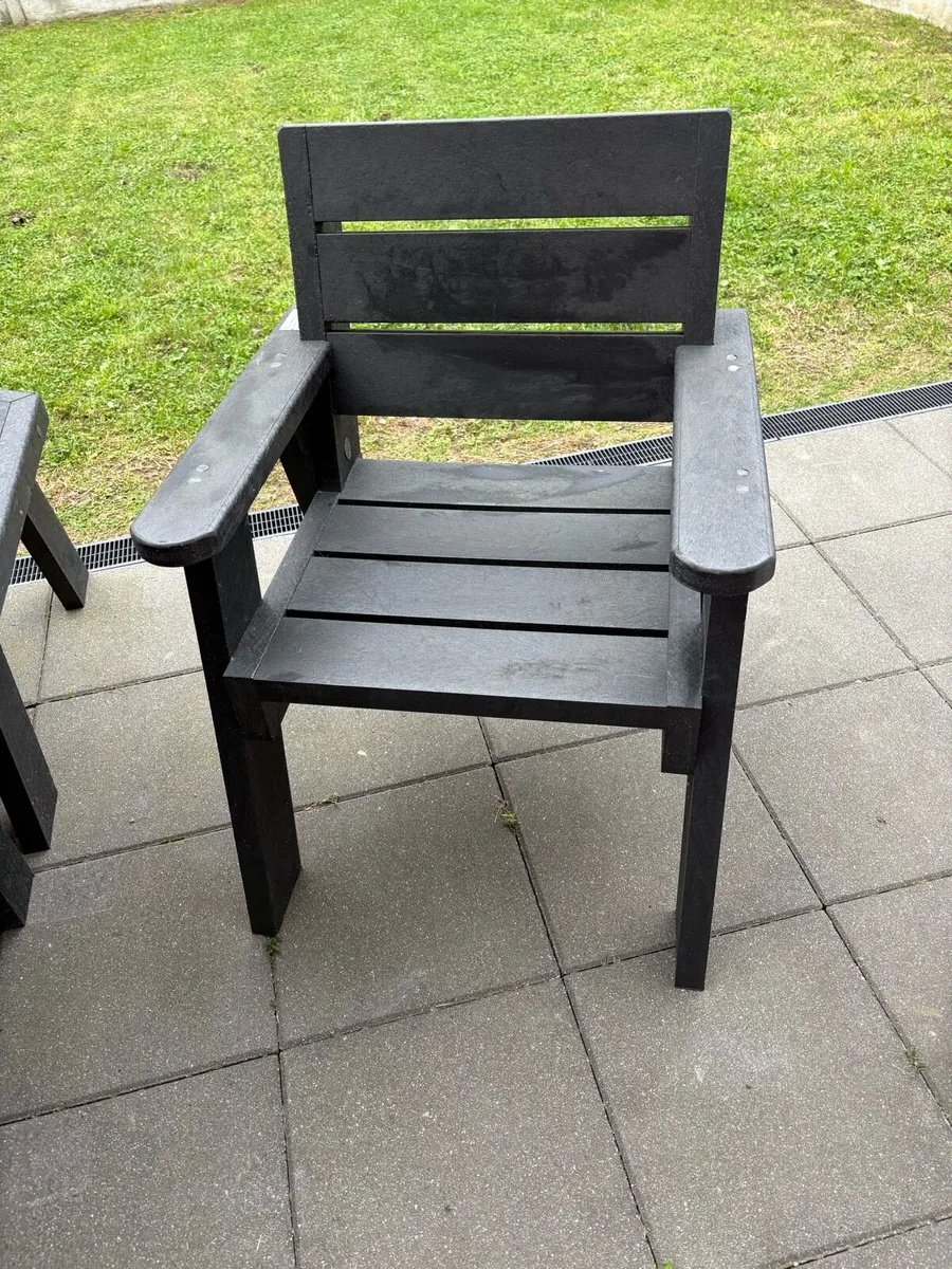 Murray’s recycled Plastic Garden Furniture Set - Image 2