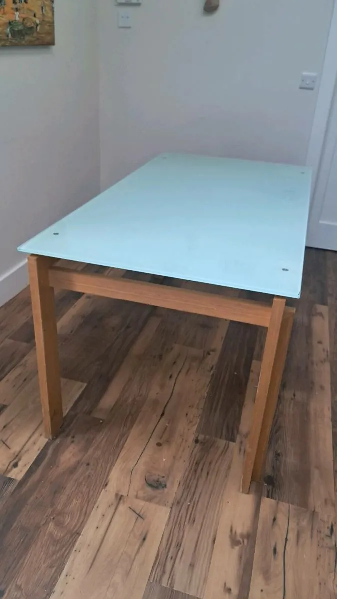 Dining table - Image 1