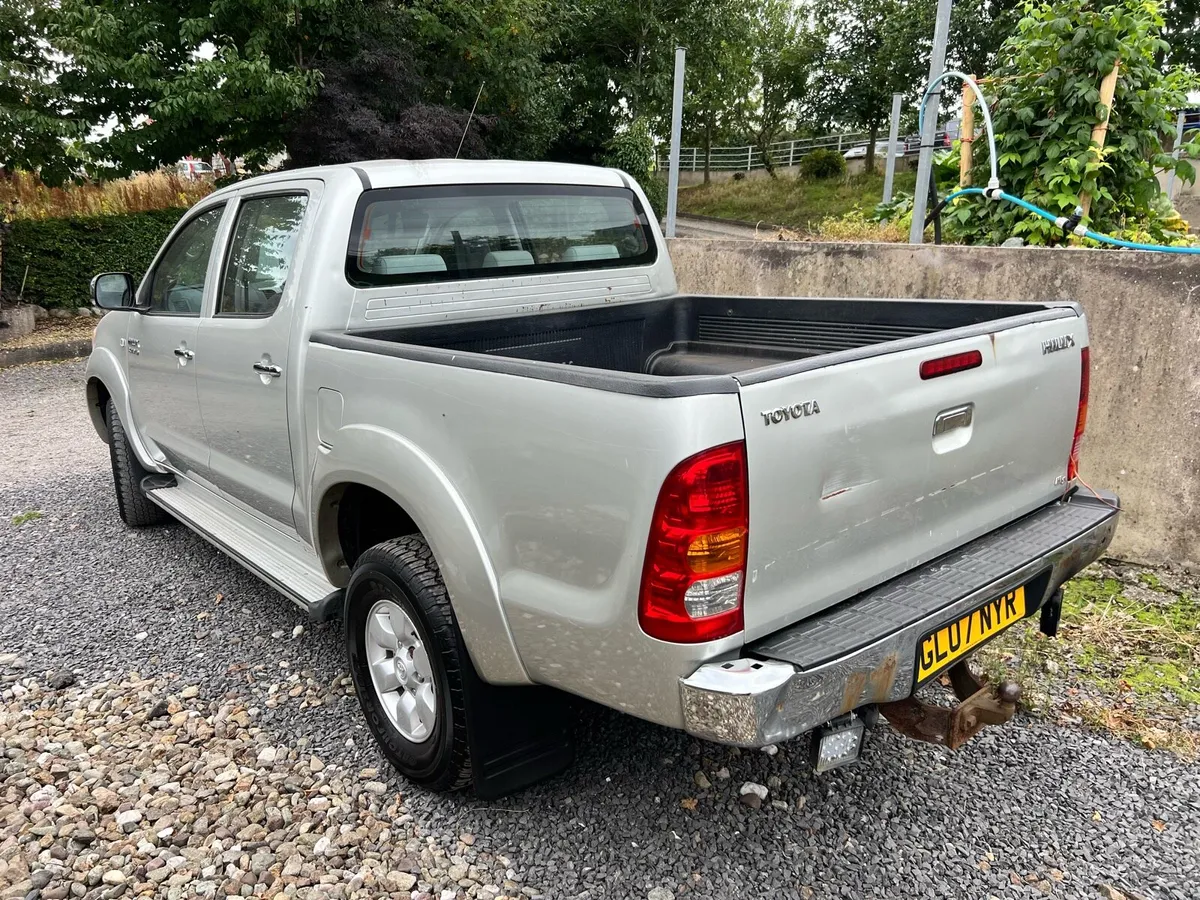 Toyota hilux - Image 3