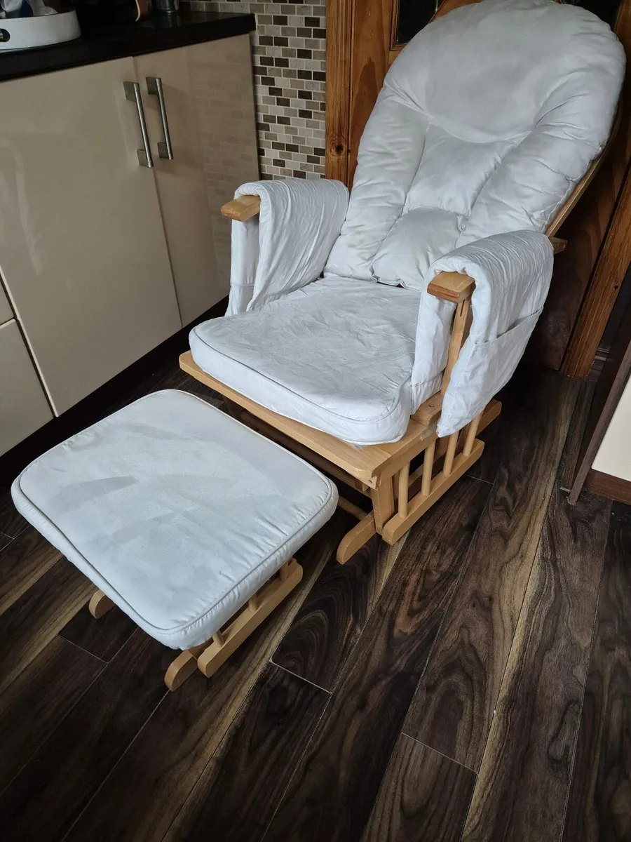 Nursing Rocking Chair with Reclining Position - Image 4