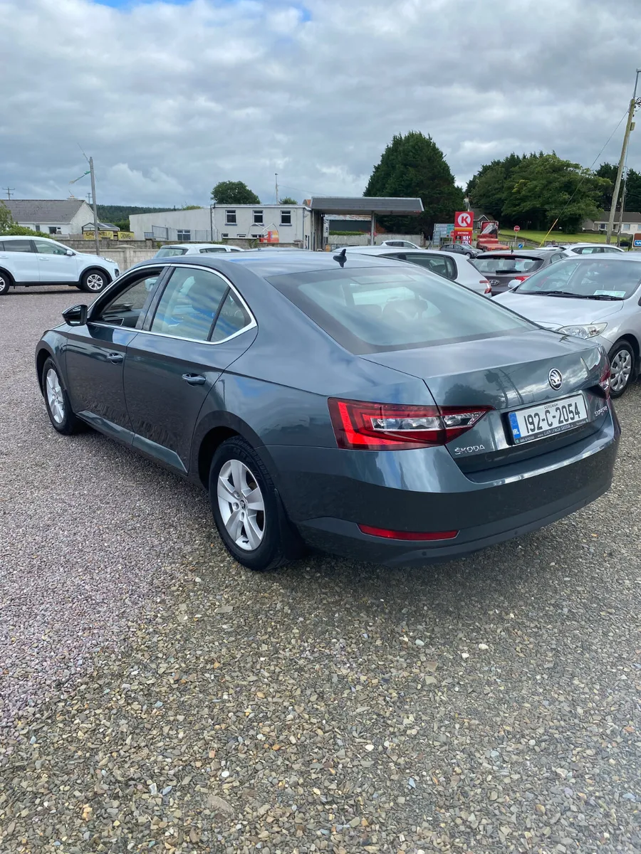 Skoda Superb 2019 - Image 4