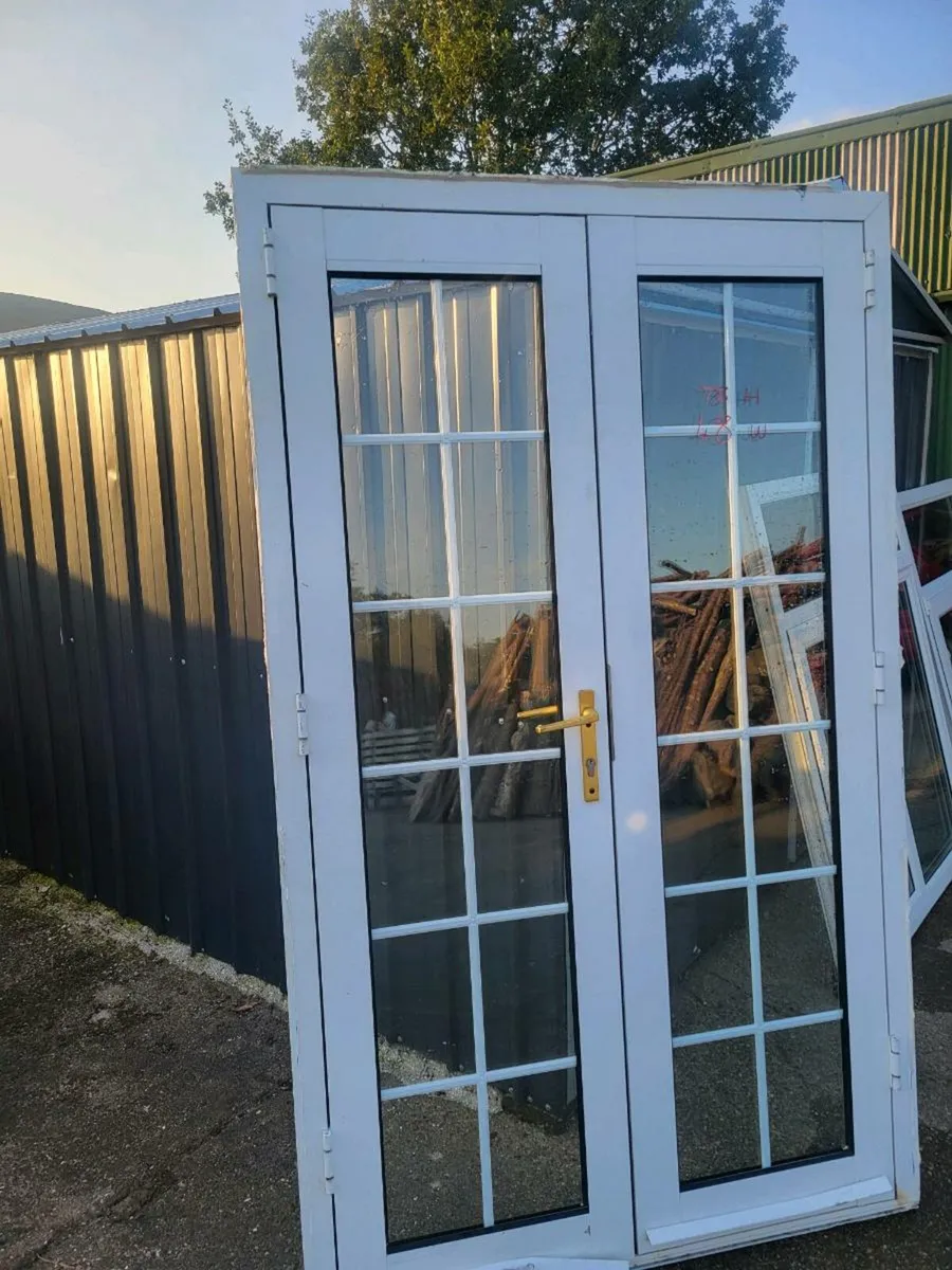 Door and window - Image 1