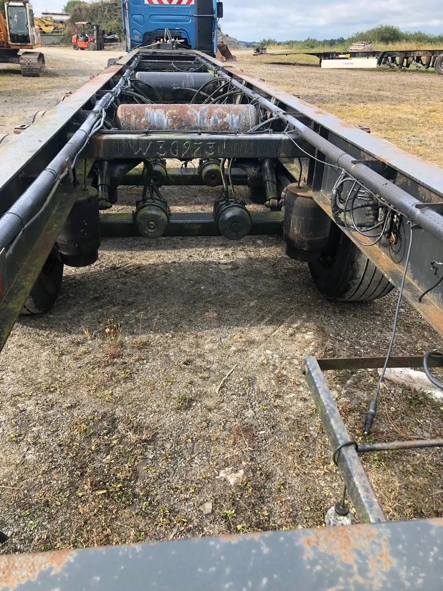 Tri-axle chassis - Image 3
