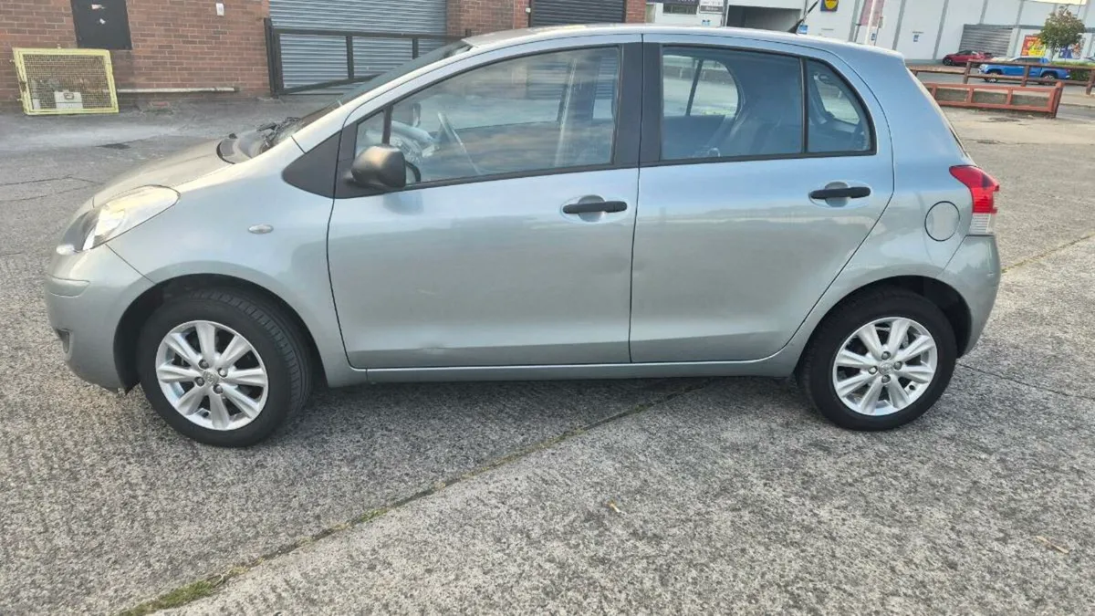 Car - Image 3