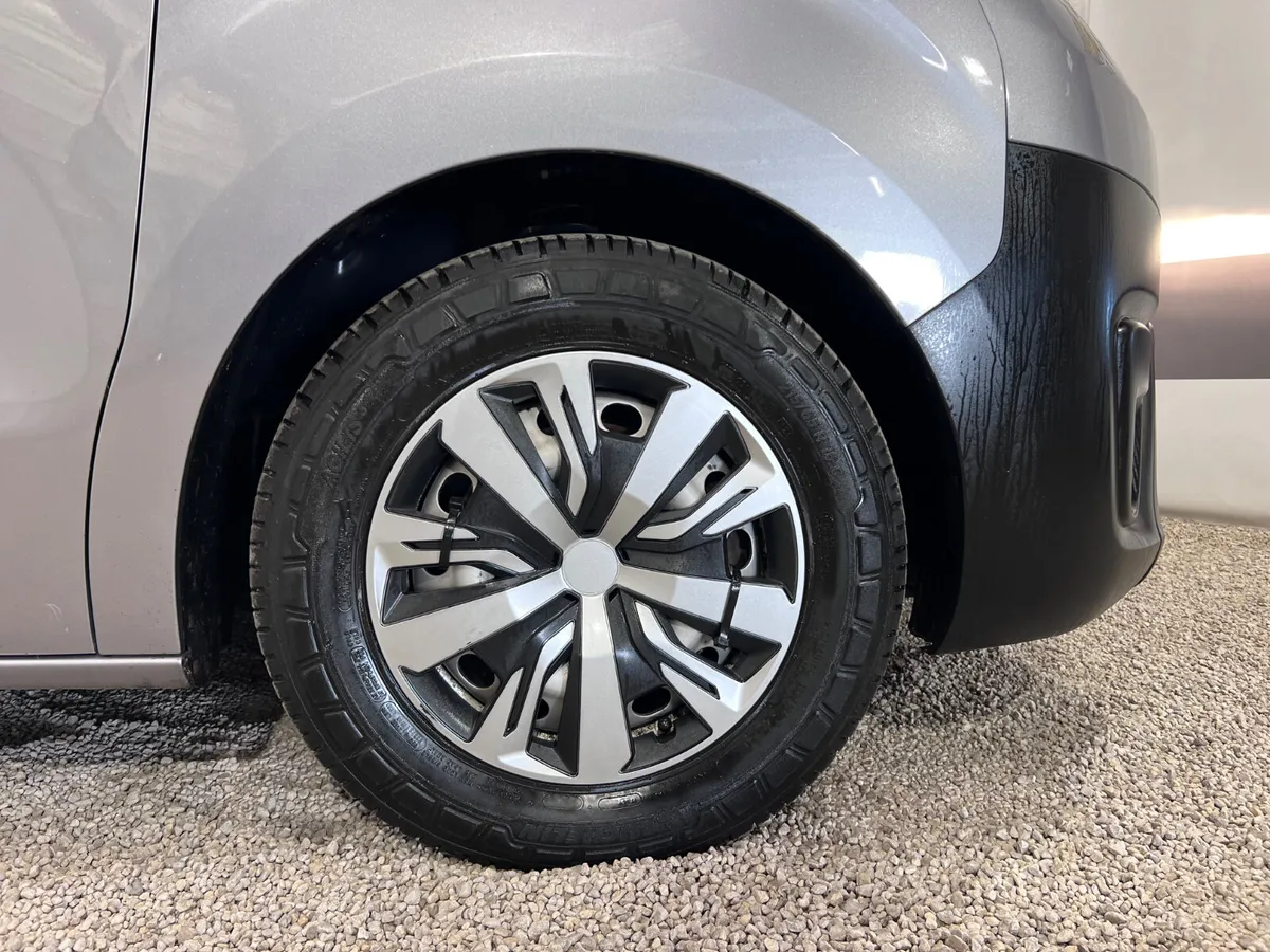 2021 TOYOTA PROACE NEW MODEL 🌍 - Image 4