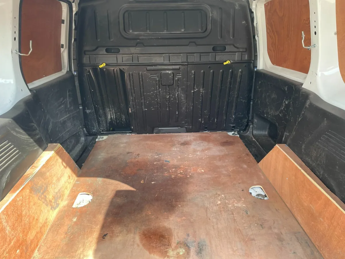 Citroen Berlingo 2021 - Image 3