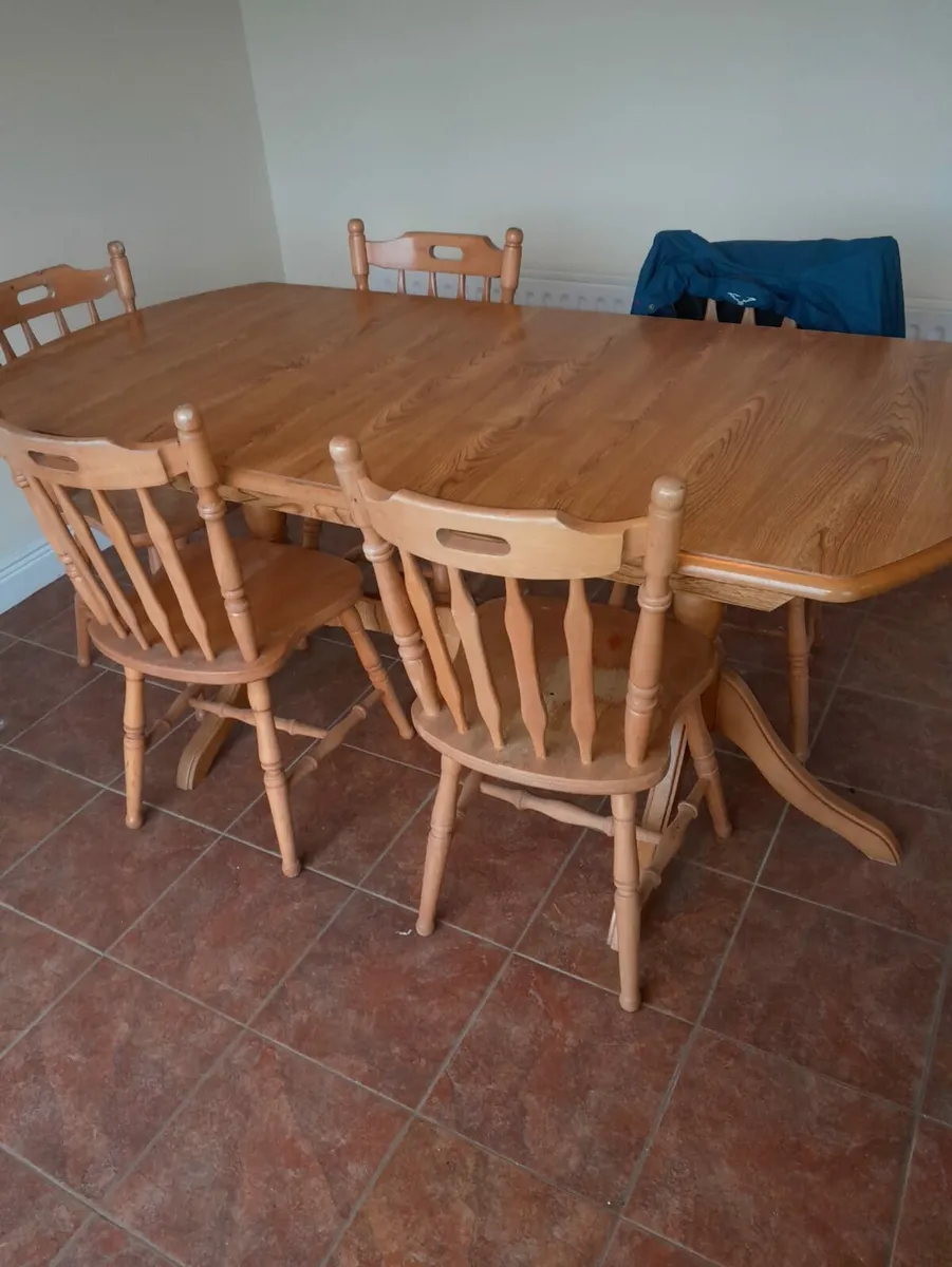 Table and chairs (6 ft) - Image 2
