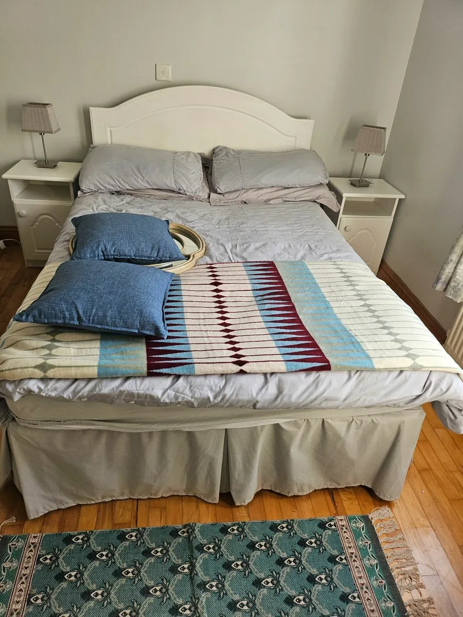 4 foot 6 double bed and mattress