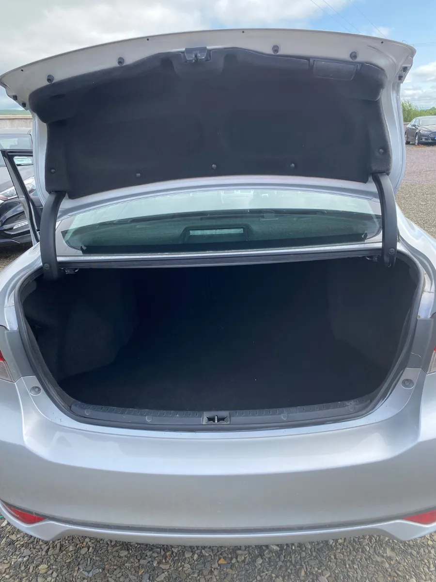 Toyota Avensis 2014 - Image 4