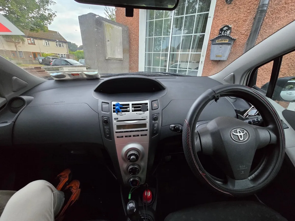 Toyota Yaris 2006 - Image 2