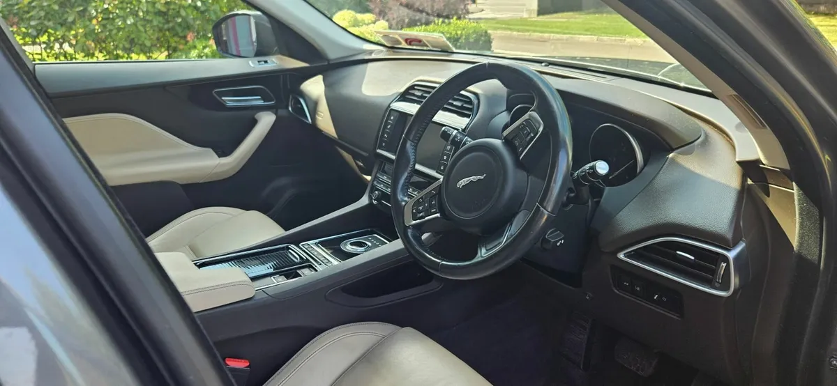 Jaguar F-Pace 2018 - Image 2