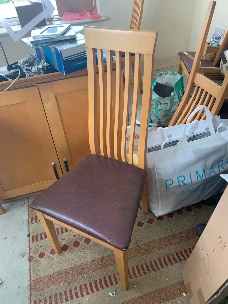 Kitchen Table and chairs - Image 4