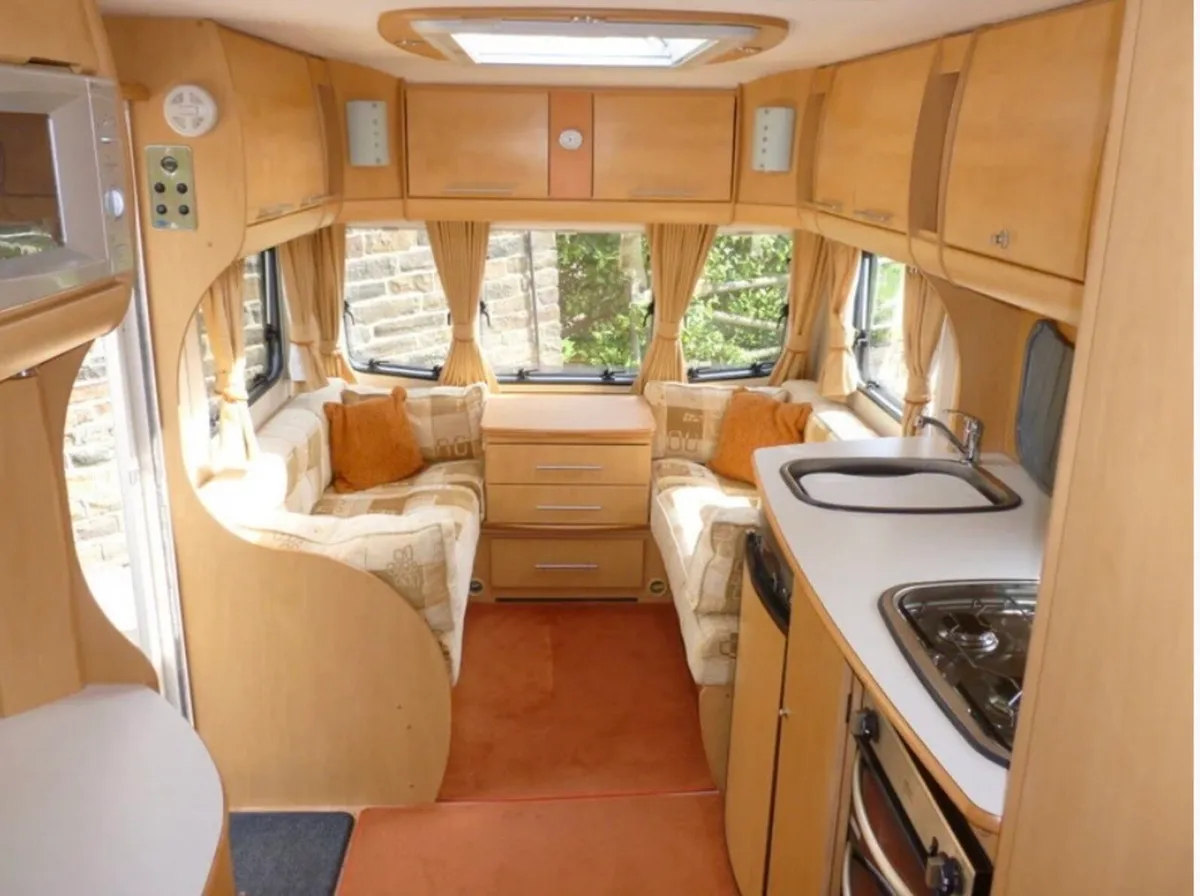 2010 Bailey 4/5 berth fixed bed & Air Awning - Image 4