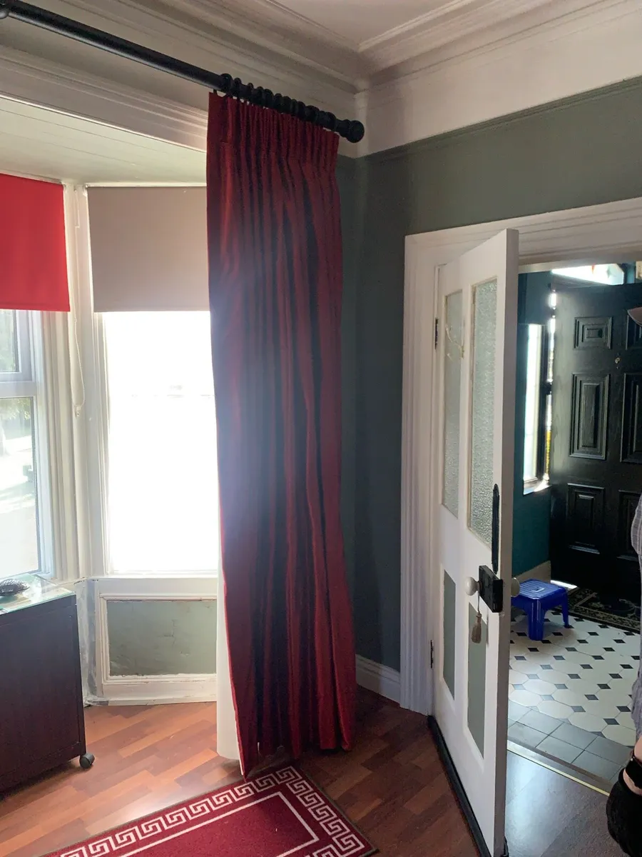 Curtains - Image 2