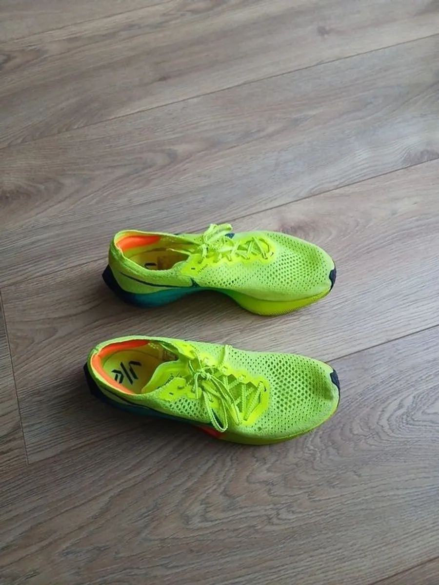 Mens running shoes - Image 2
