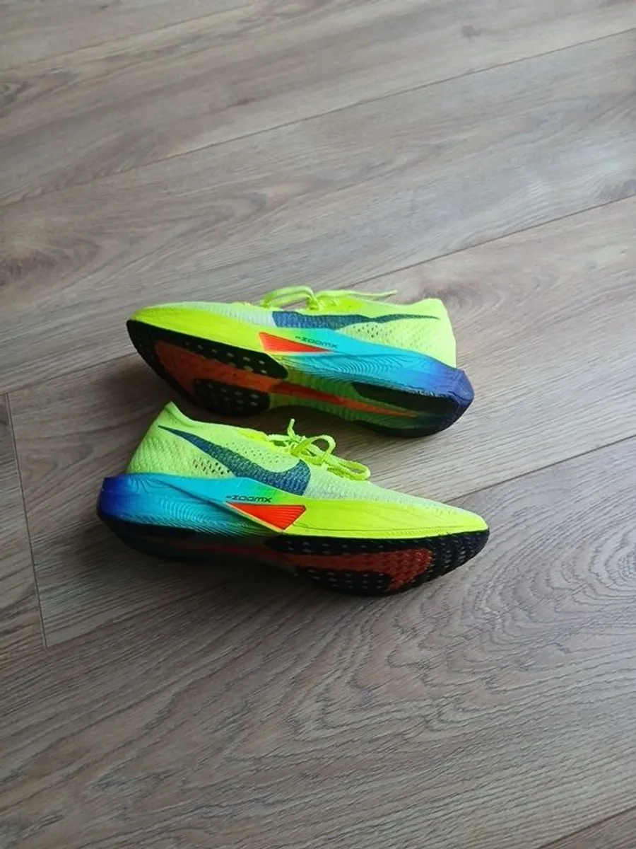 Mens running shoes - Image 3
