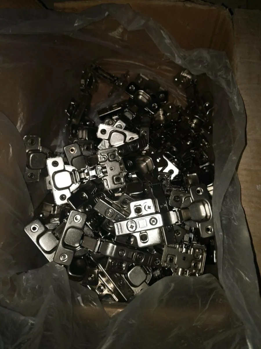 Soft close hinges