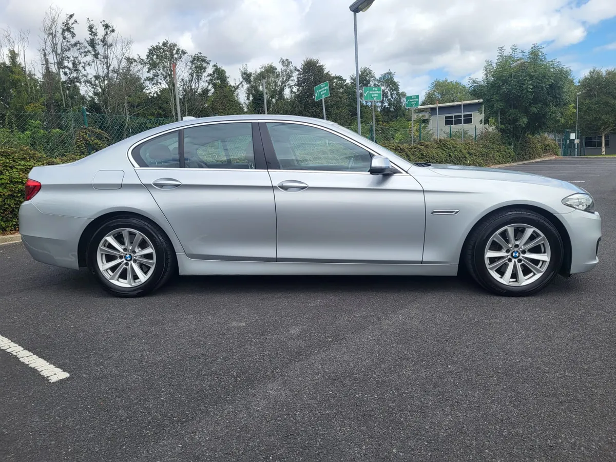 2015  BMW 520D SE  AUTOMATIC LOW MIKES - Image 2