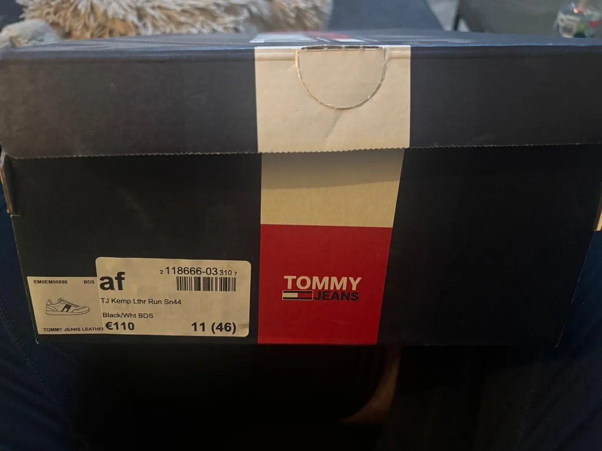 Tommy Jean Runners size 11 New - Image 1