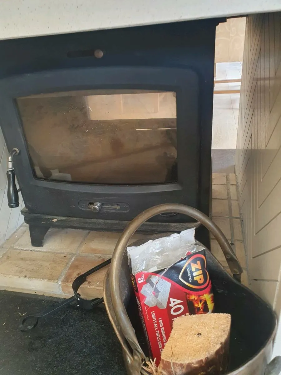 Fireplace and stove - Image 4