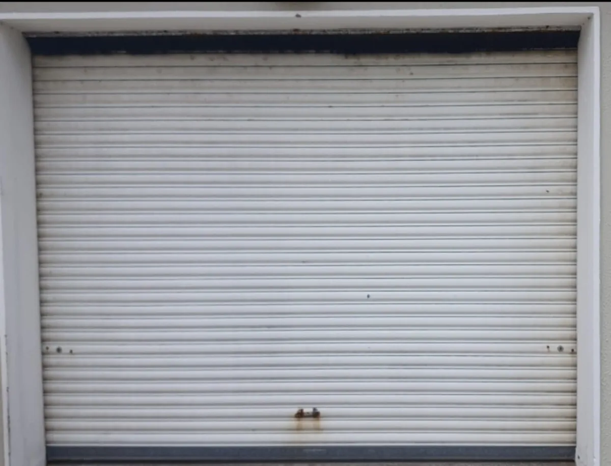 Manual Roller Doors - Image 1
