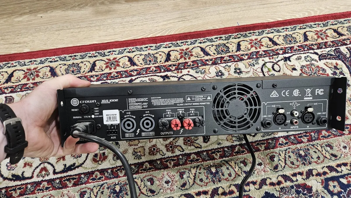 Crown Amplifier x2 - Image 4