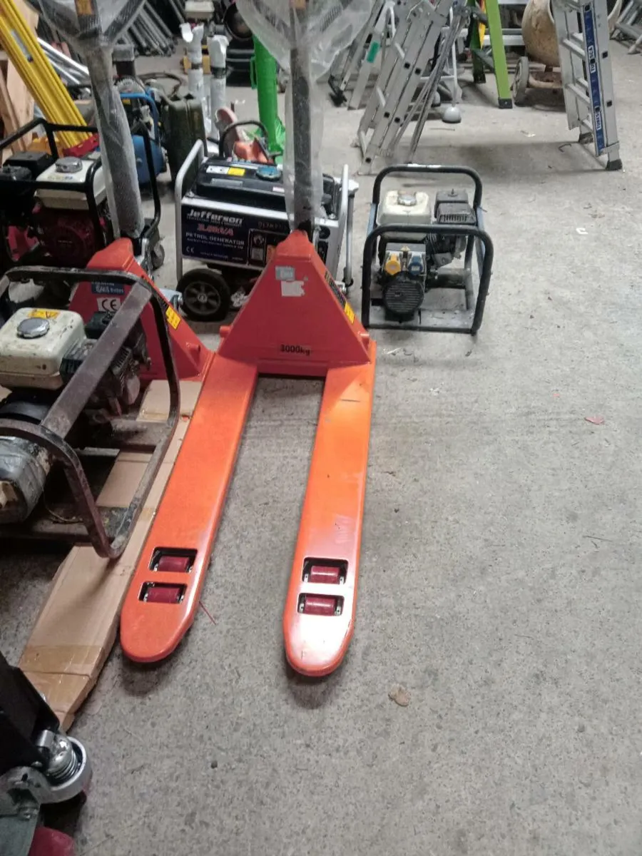 Pallet trucks - Image 1