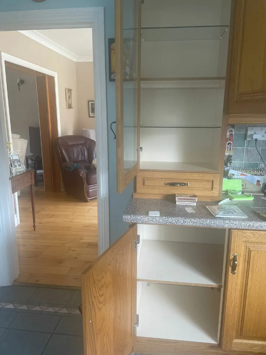 Kitchen cabinets and appliances - Image 2