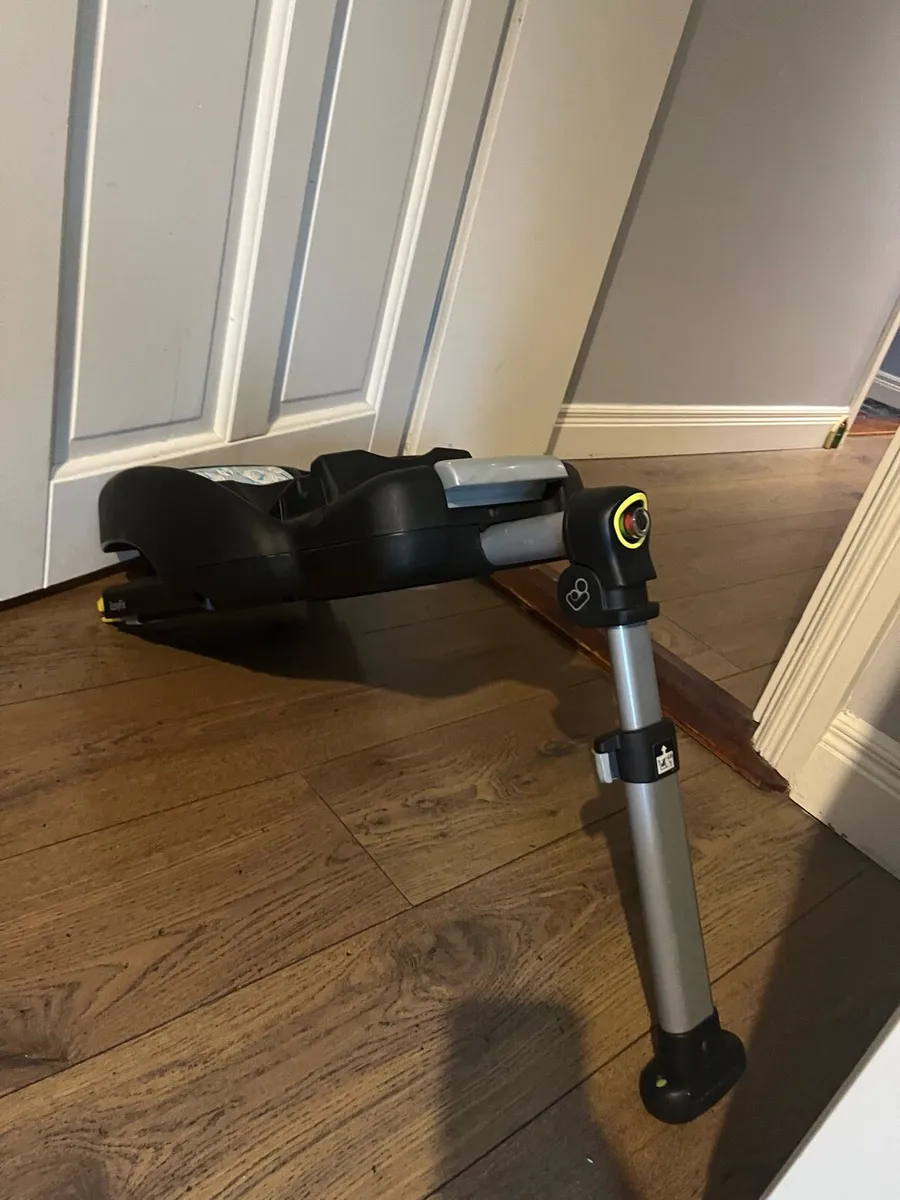 Maxi Cosi Isofix Base - Image 3