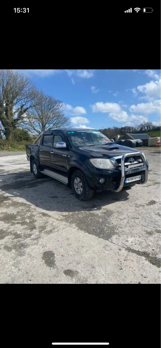 Toyota Hilux - Image 2