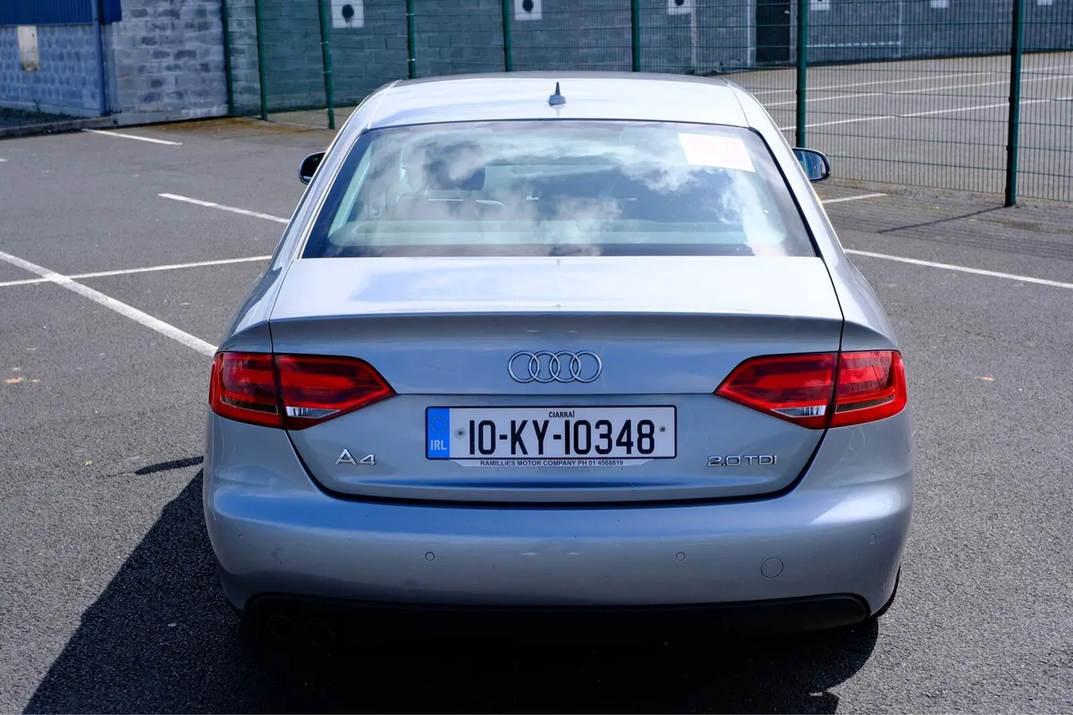 Audi A4 2010 2.0TDI - Image 3