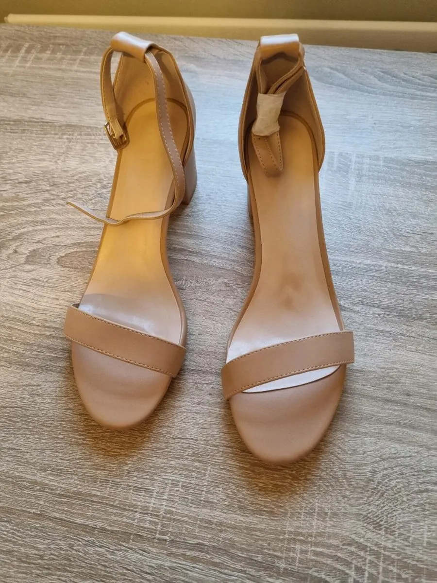 Womens shoes - Image 2